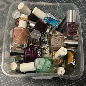 Different color of nail polishes